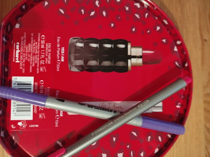 Yes i am Cacharel - photo numéro 6