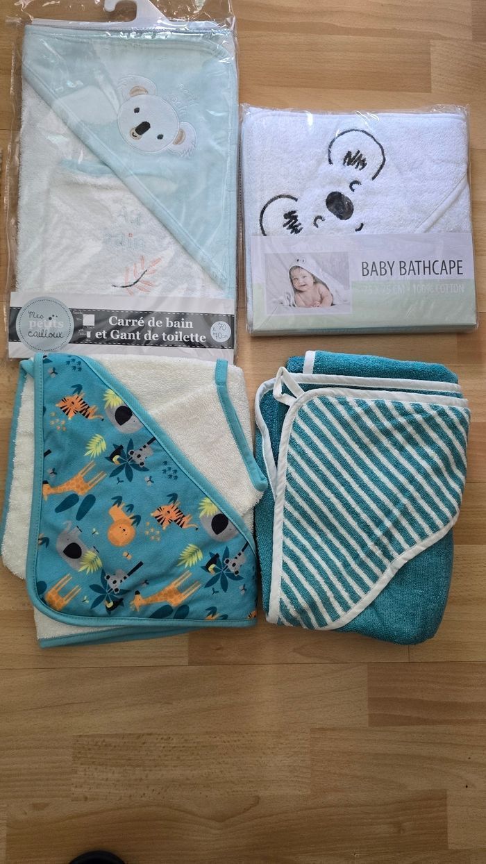 NEUFS 🏷😍🤩👌superbe   lot 4  capes de bains et  2 gants de toilettes bébé 🤩😍⚘️⚘️