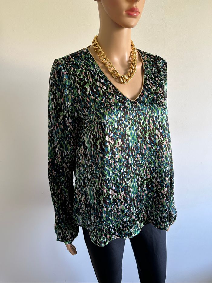 Blouse imprimée satinée à manches longues Only taille S jamais portée - photo numéro 2
