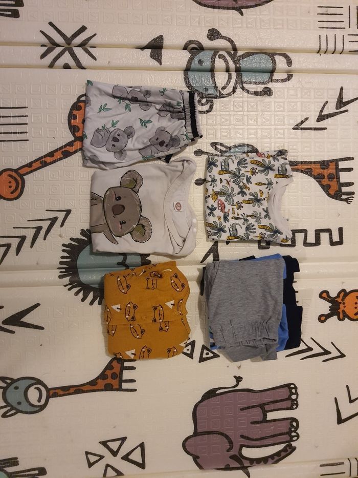 Lot vêtements 6 mois - photo numéro 9