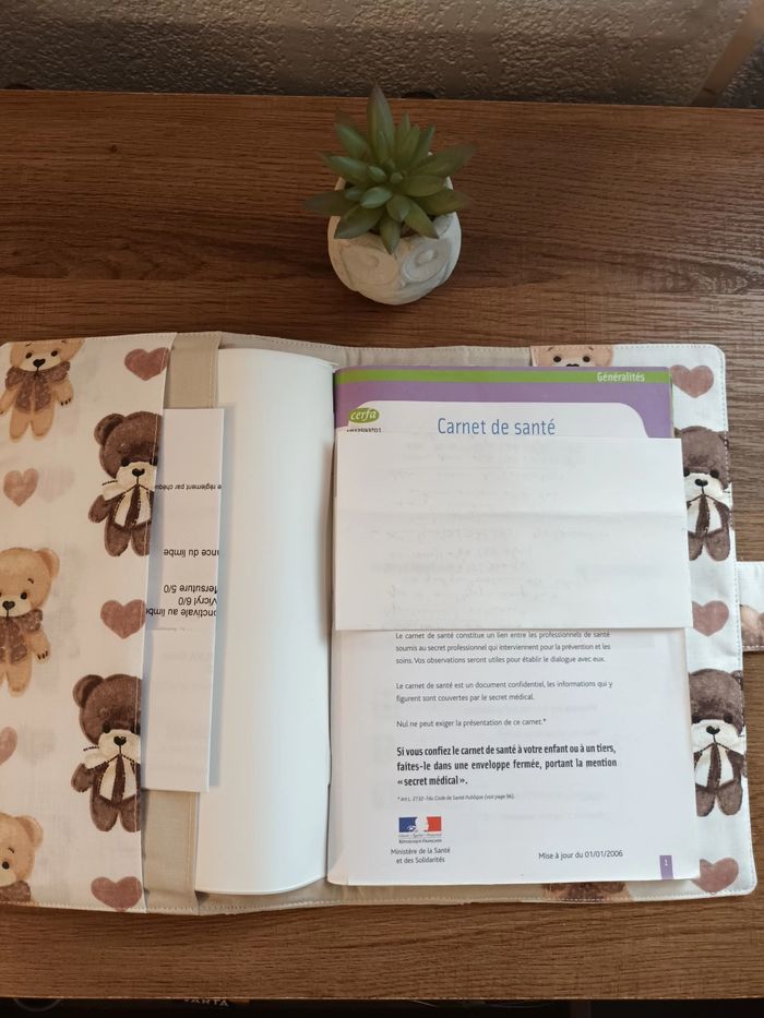 Protège carnet santé - photo numéro 4
