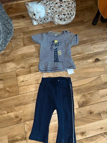 Ensemble bleu marine comme neuf 3mois