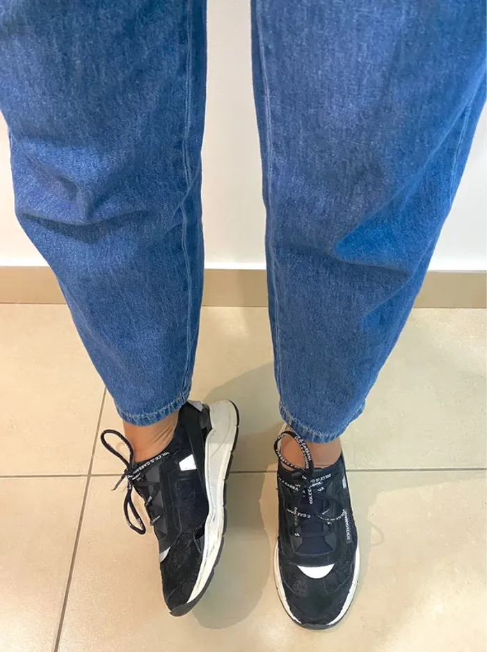 Magnifique Baskets Noire Pointure 36 - photo numéro 4