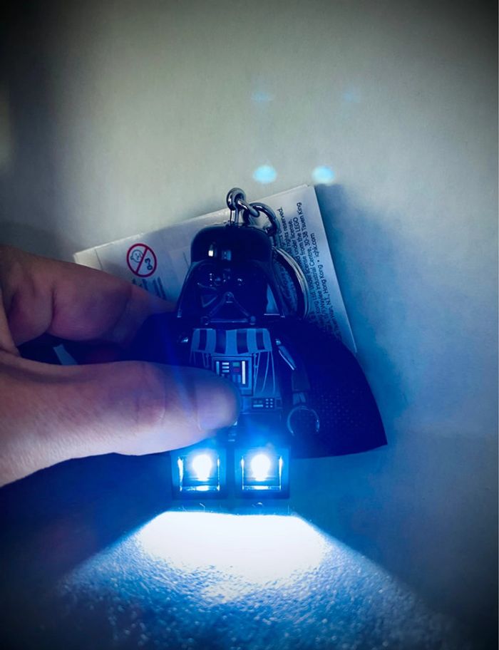 Porte-clés LEGO Lumineux Dark Vador - Réf. 5007290 - Neuf - photo numéro 4