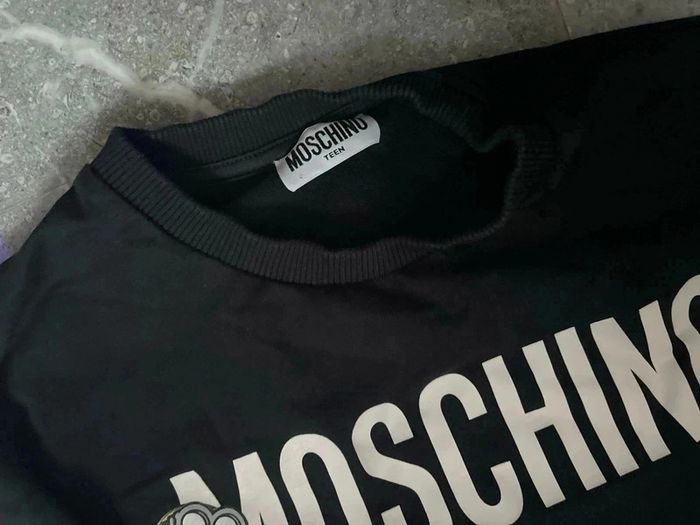 Pull moschino - photo numéro 3