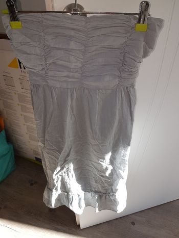 Robe gris clair dos nu