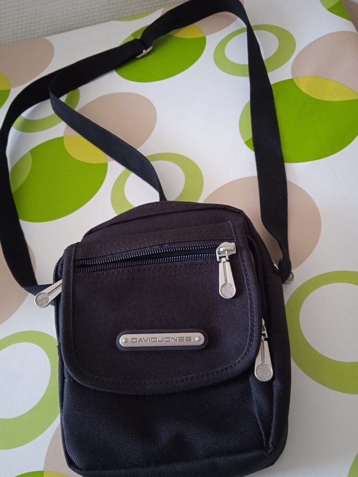 Vend sacoche homme noir marque David Jones - photo numéro 4