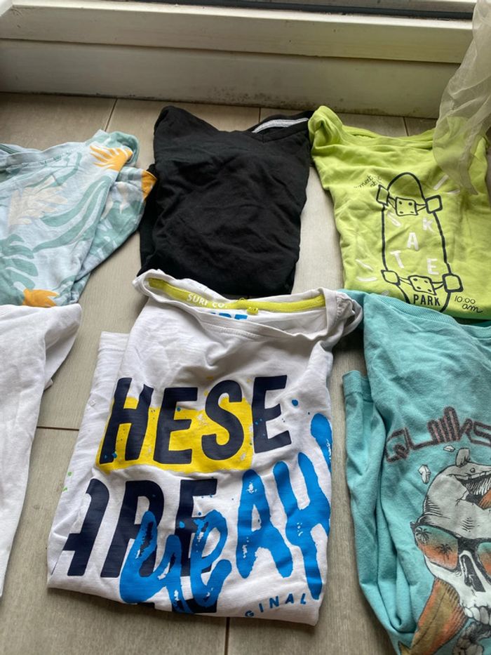 Lot de six T-shirts, taille huit ans - photo numéro 3