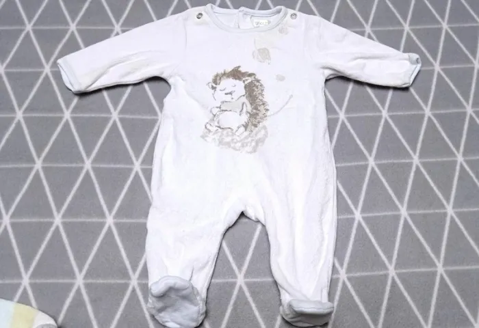 đŠ Lot 4 pyjamas hiver + 2 bodies manches longues, bĂ©bĂ© garçon 1 mois - photo numĂ©ro 4