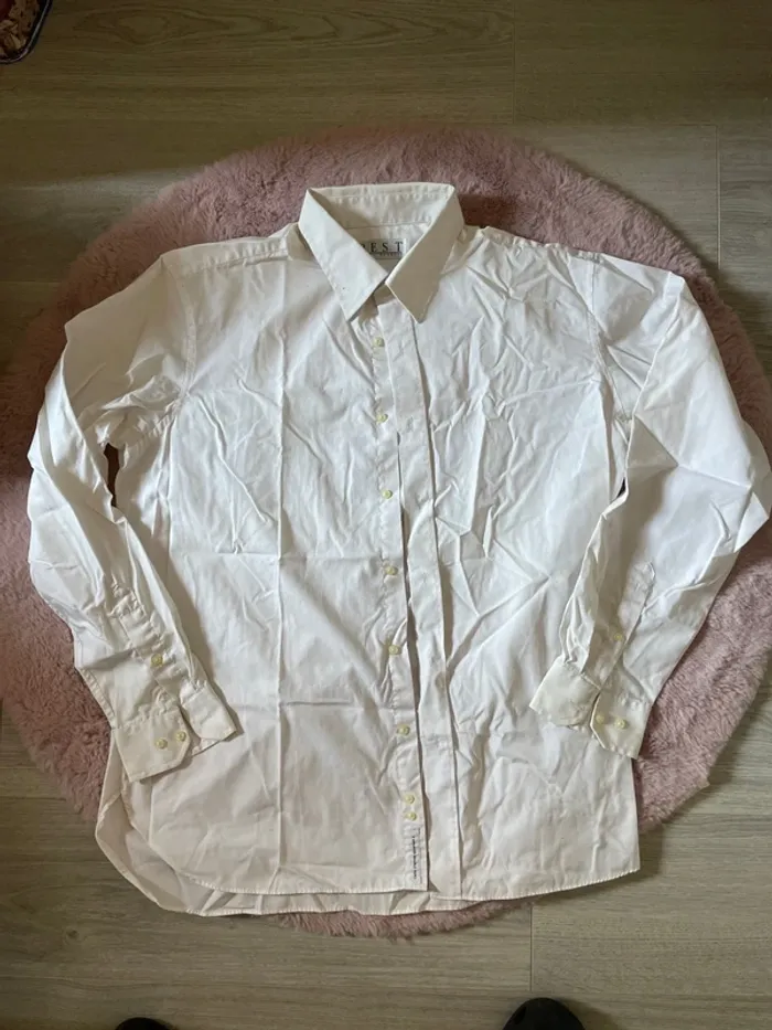 Chemise blanche jeune homme