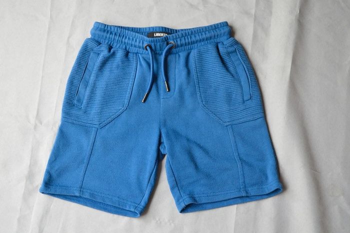 short Liberto bleu taille 7 ans / 122 cm