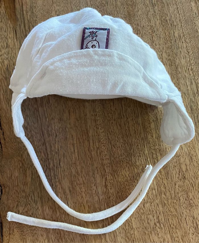 Bonnet  en forme de casquette