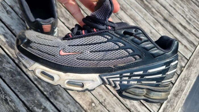 Baskets air Max TN  plus 3 chamoix noir blanc 42 - photo numéro 2