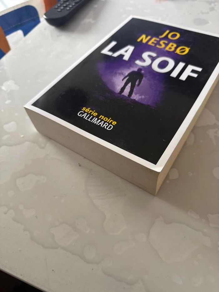 Livre la soif - Jo nesbø - photo numéro 2