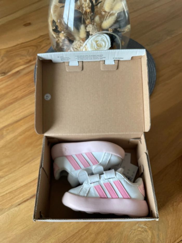 Basket adidas grand court blanche et rose T.20 - photo numéro 11
