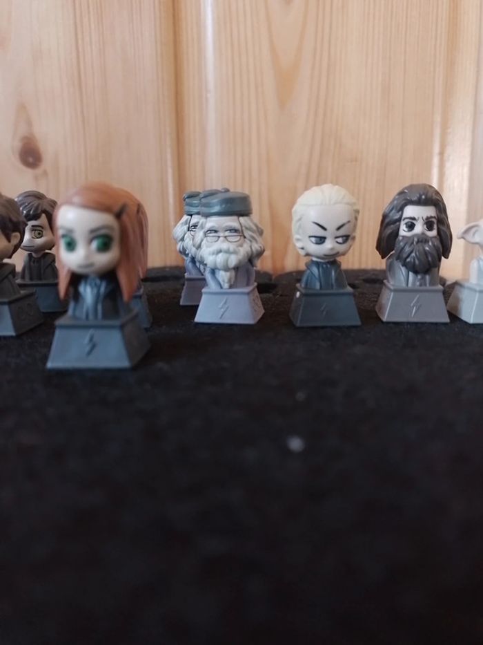 Lot de 13  Wizzis figurines Harry Potter + 20 autocollants - photo numéro 4