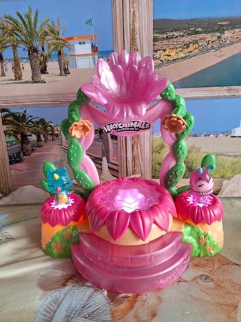 arbre et scène hatchimal