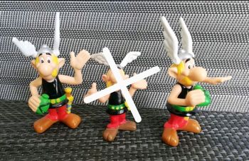 2 figurines Astérix