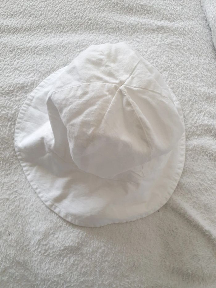 Chapeau blanc environ 50cm neuf - photo numéro 3