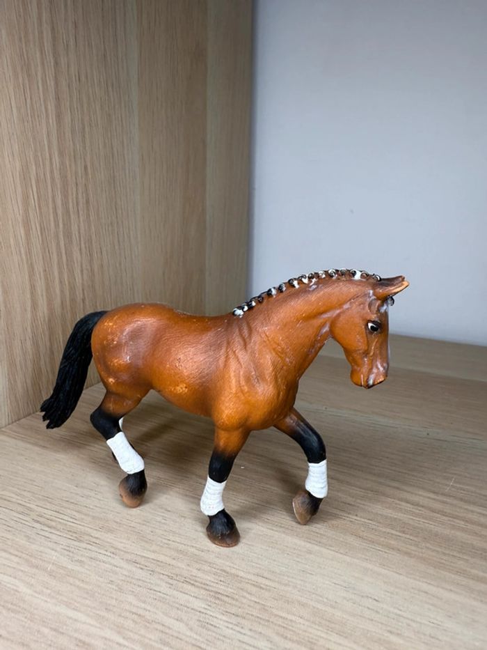 Ancienne jument hanovrienne schleich