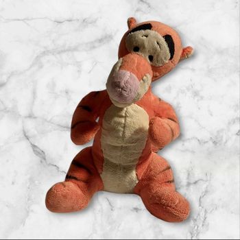 Grosse peluche Tigrou de Winnie l'ourson