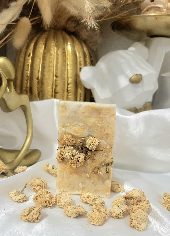 Pain de savon artisanal parfumé camomille & miel - photo numéro 2