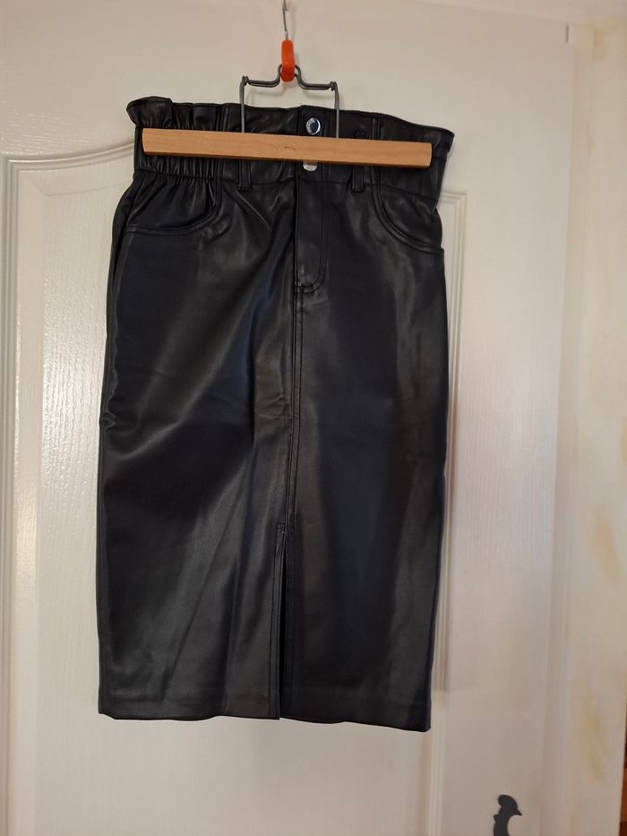 Jupe noire  simili cuir neuve de bershka - photo numéro 8