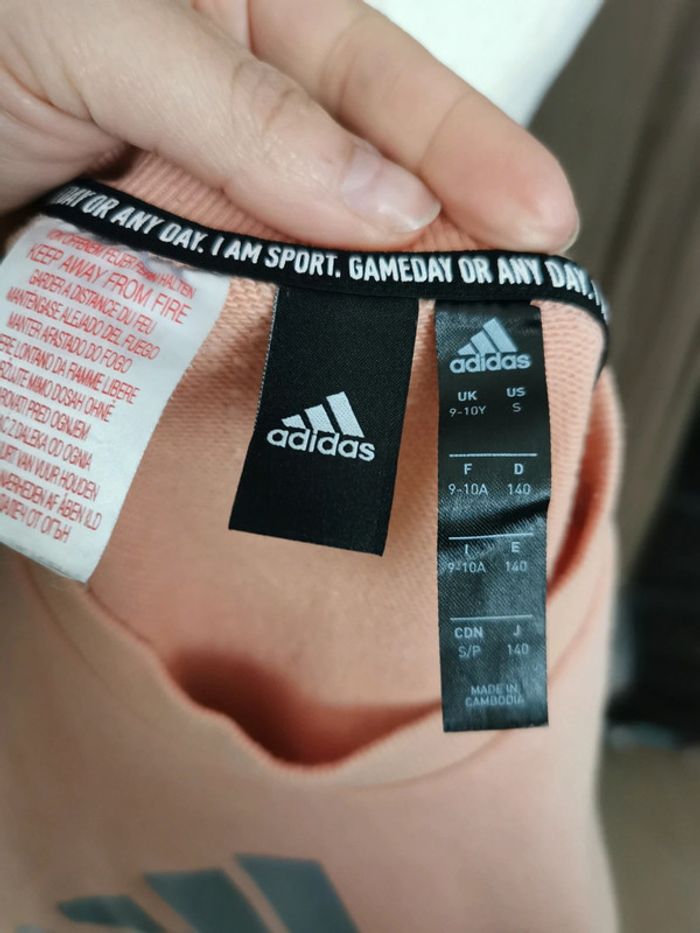 Sweat pull Adidas couleur saumon abricot taille 9-10 ans - photo numéro 4