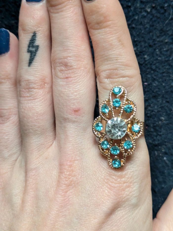 Bague a strass fantaisie