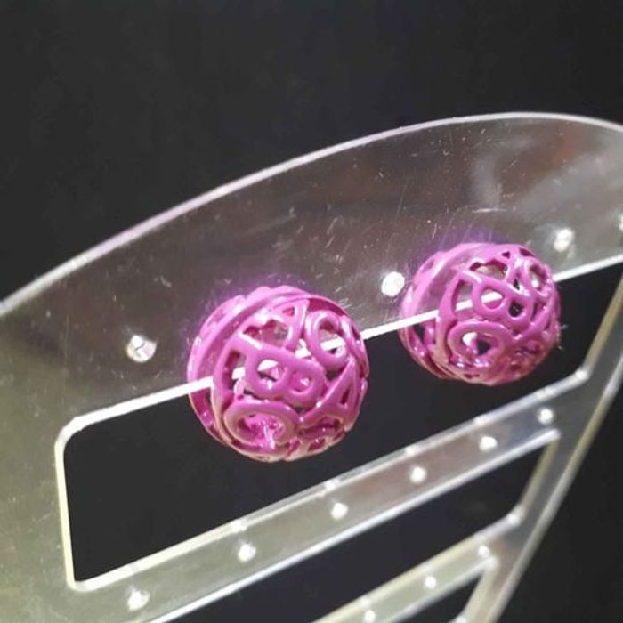 Boucles d'oreilles lettres violet - photo numéro 3