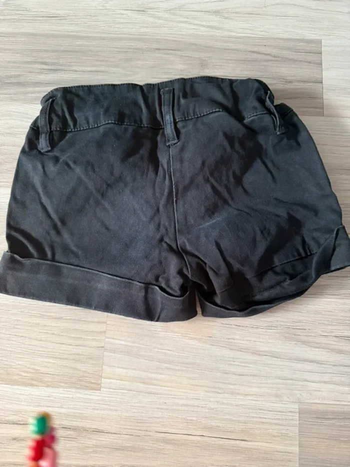 Short fille - photo numéro 5