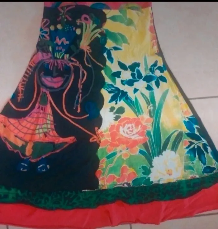 Robe d'été desigual taille xs - photo numéro 3