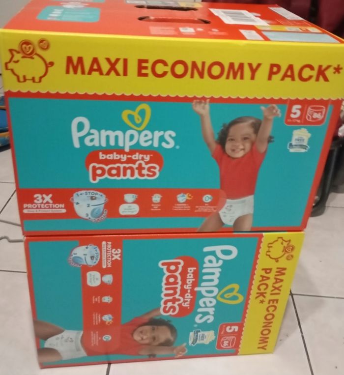 Lot de 2 carton de couches Pampers baby dry taille 5 pants