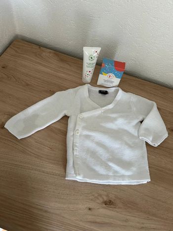 🌟 Joli cardigan en maille pour bébé Kiabi 🌟