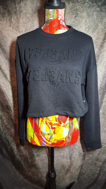 Sweay court cropped noir relief LTB