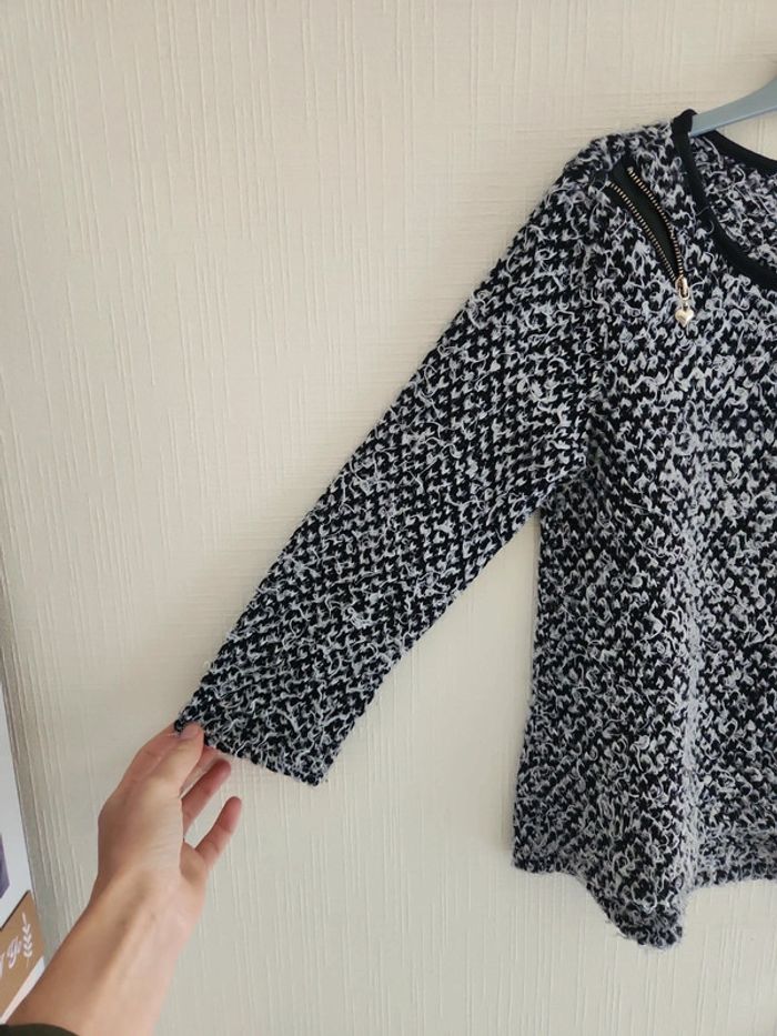 Pull doux noir et blanc détail fermeture éclair aux épaules 6 ans - photo numéro 2