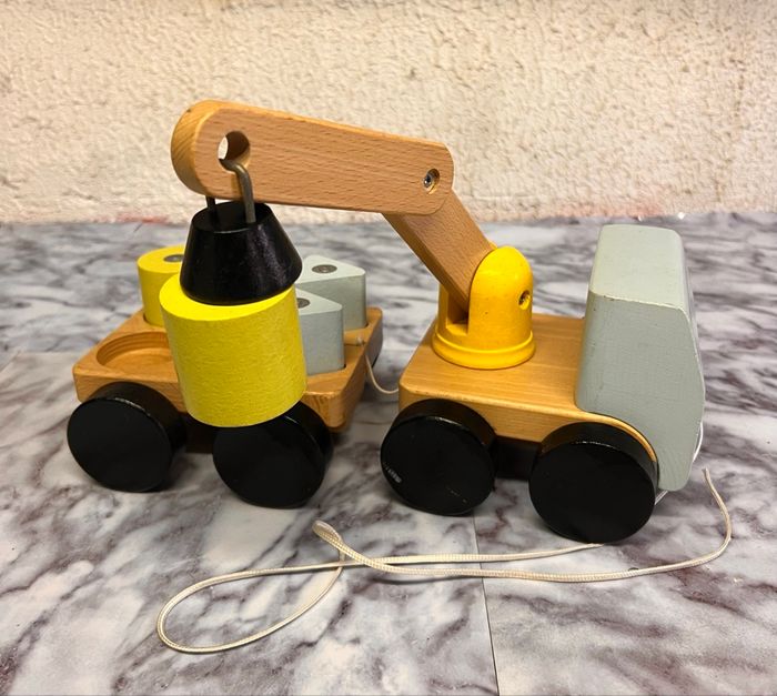 Camion grue en bois - photo numéro 2