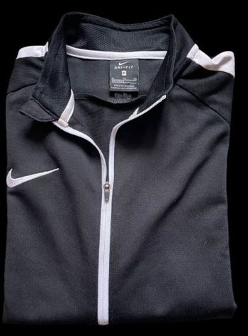 Zip Nike
