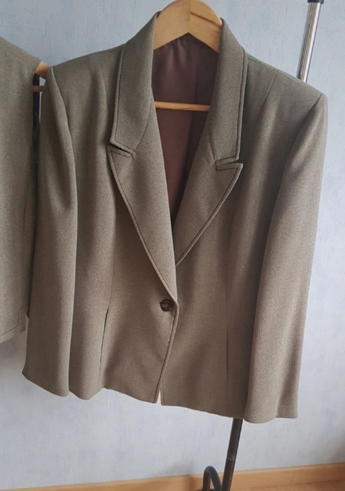 Ensemble tailleur 3 pièces - photo numéro 2