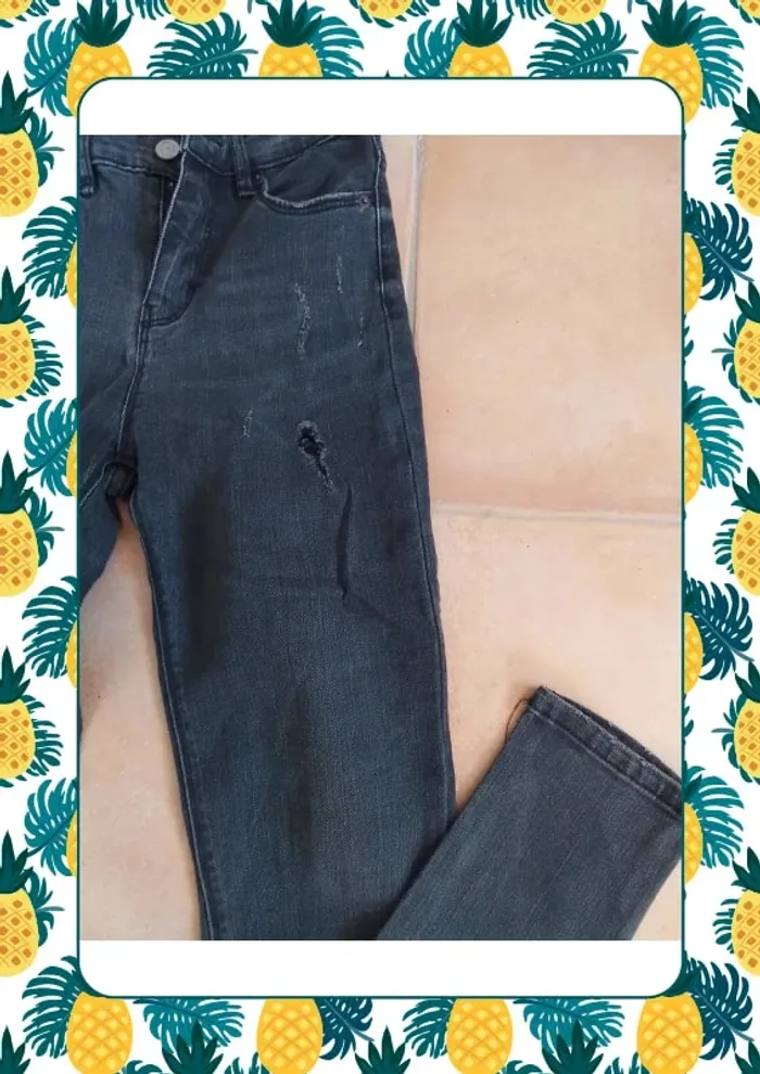 Jean gris noir troué - photo numéro 3