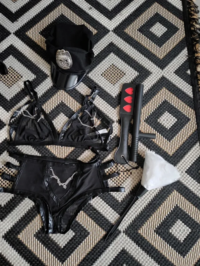 Ensemble Lingerie coquine Neuf + Accessoires – Taille L/XL 🖤
