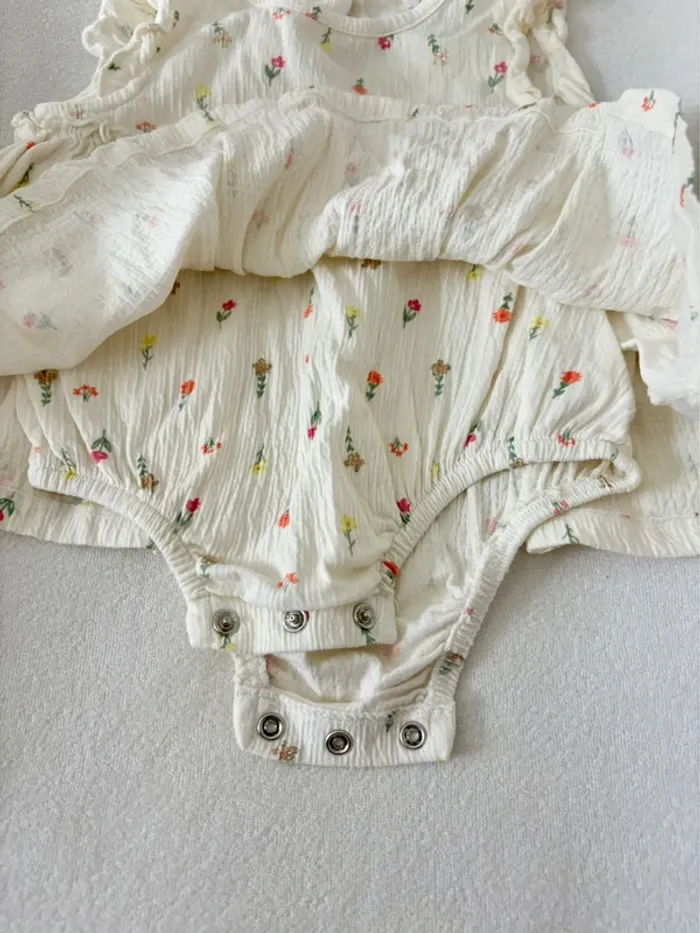 Robe avec culotte intégrée bébé fille 6mois - photo numéro 3
