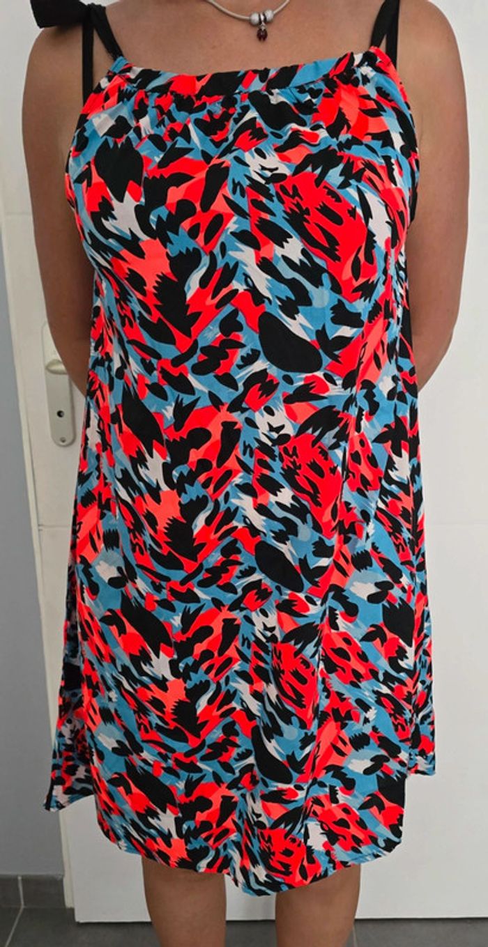 Robe avec motifs rouge et bleu - photo numéro 3