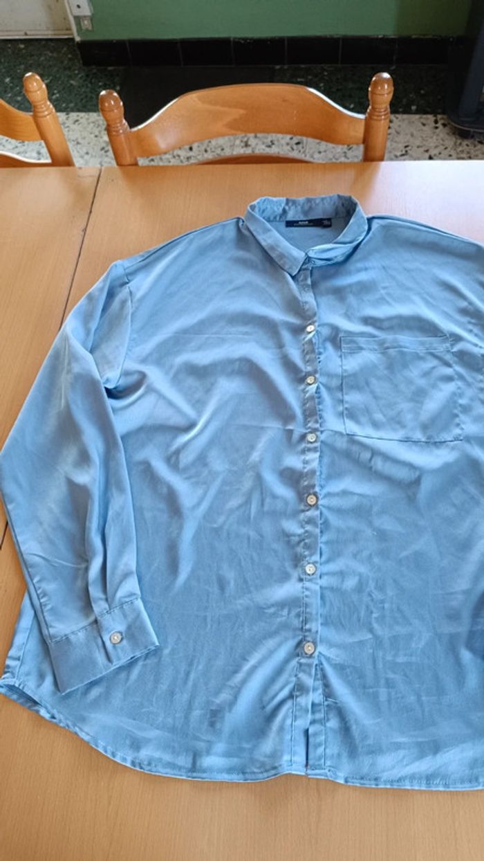 Chemise bleu ciel en satin - photo numéro 2