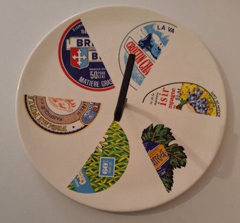 Superbe plateau à fromage vintage en faïence et fer forgé