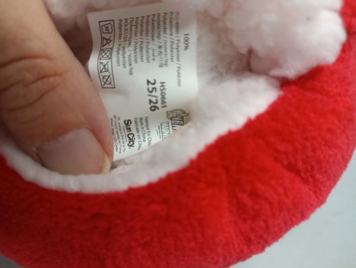 Chaussons Avengers rouge taille 25 26 - photo numéro 2