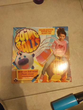 Ballon sauteur Boing balls modèle poussin dans sa boîte d'origine