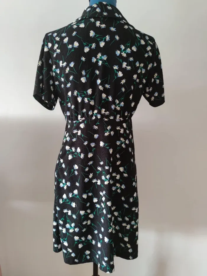Petite robe noire fleurs bleu été - photo numéro 2