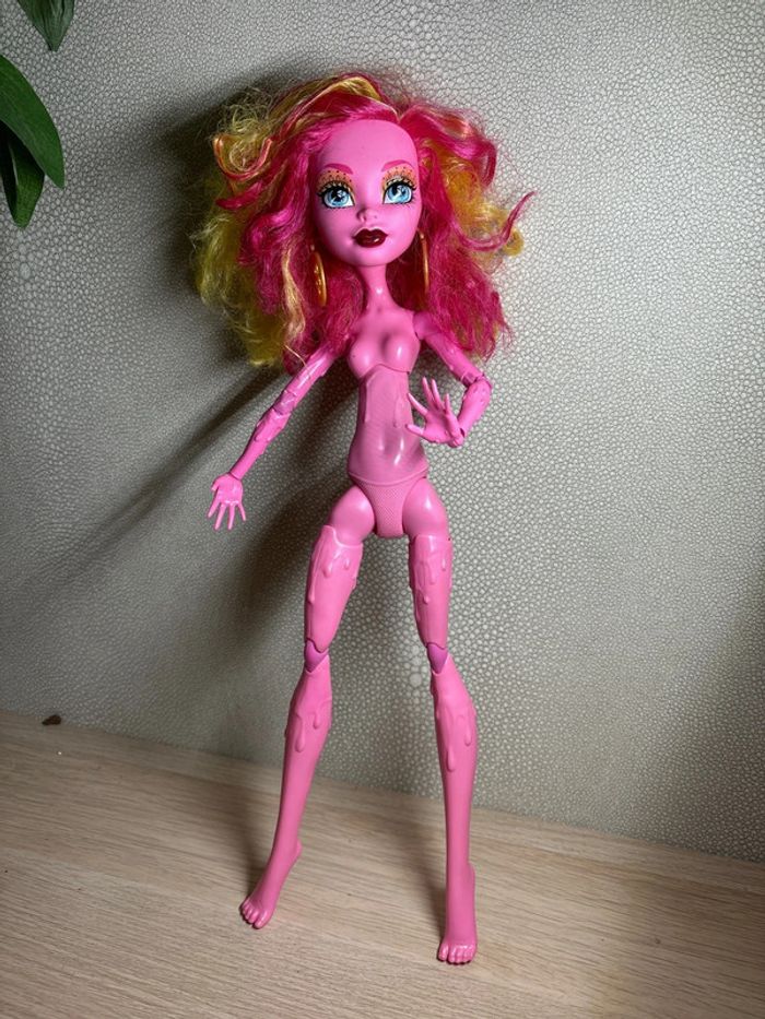 Monster high gooliope géante