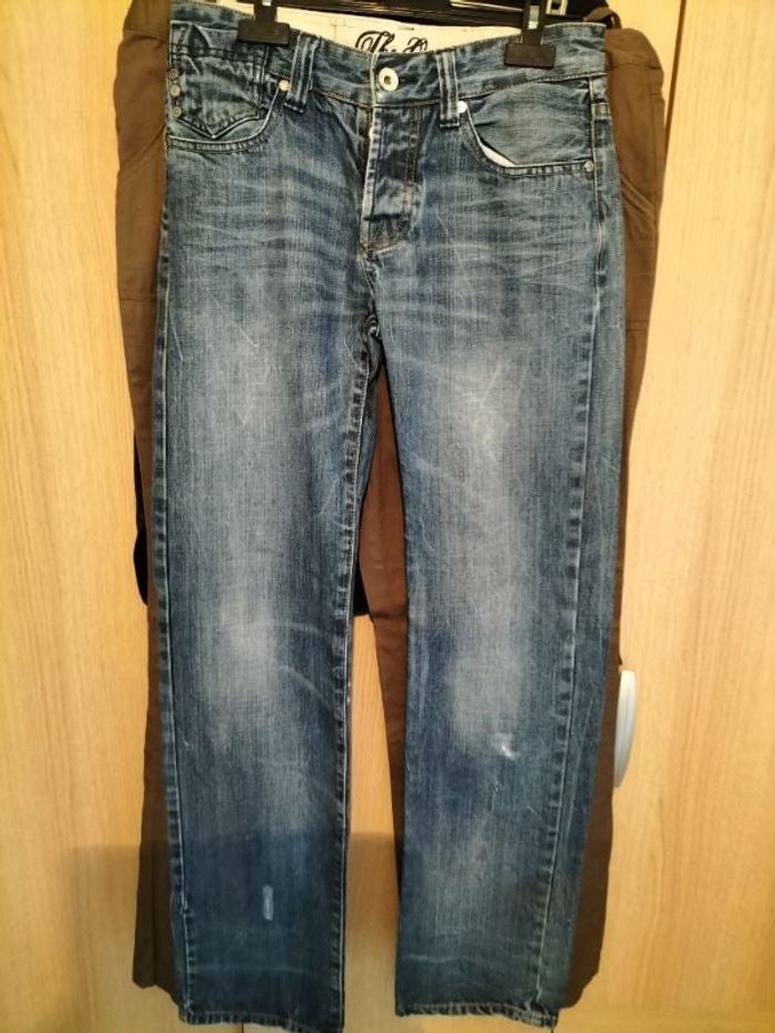 Trou effet déchiré fait exprès